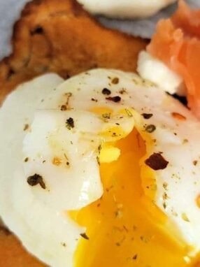 AIR FRYER POACHED EGG