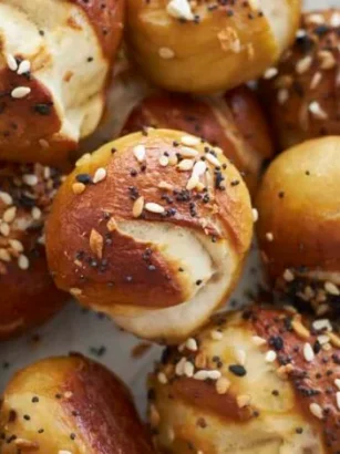 sourdough discard pretzel bites